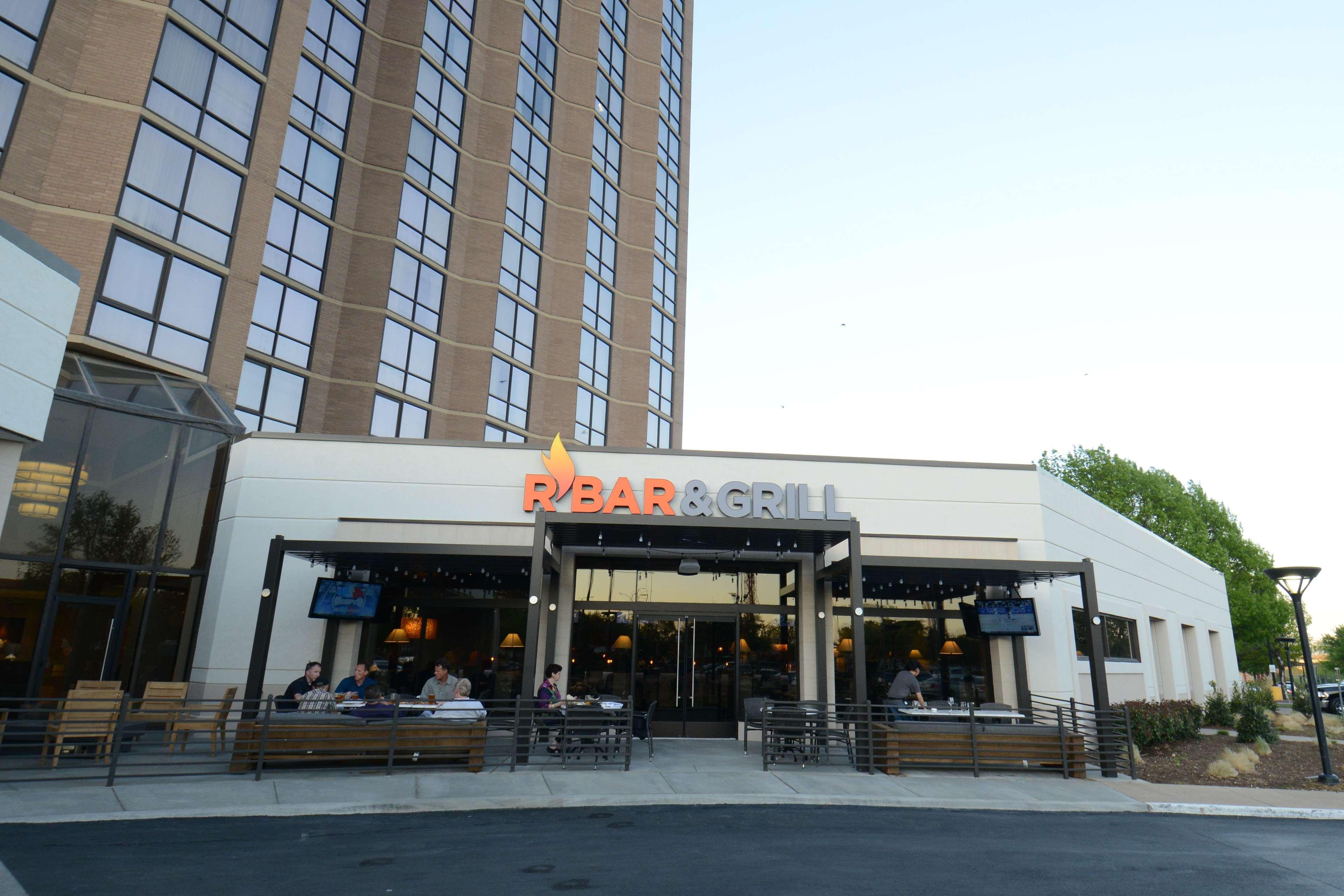 Hotel Hilton Arlington Esterno foto