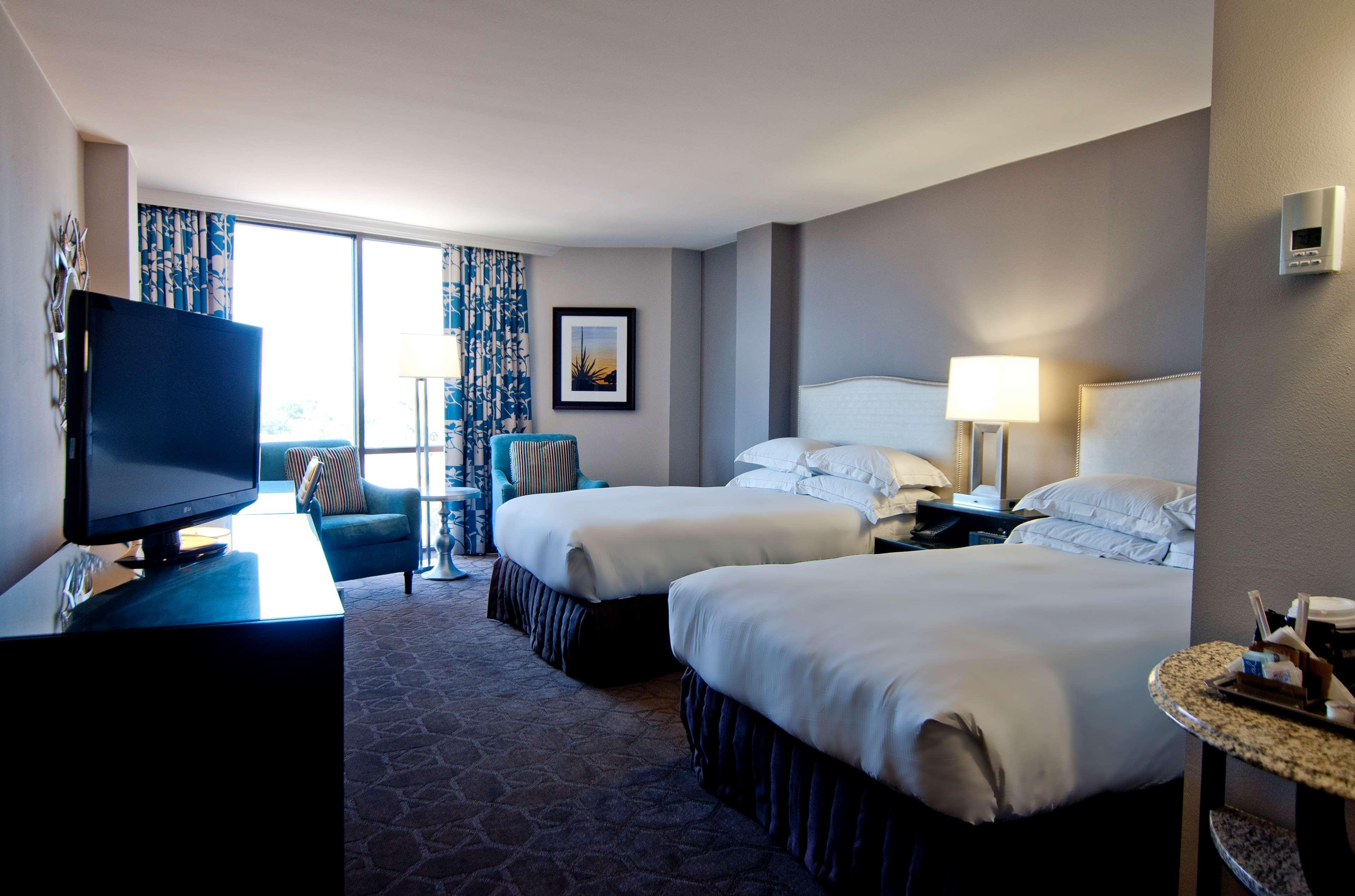 Hotel Hilton Arlington Esterno foto
