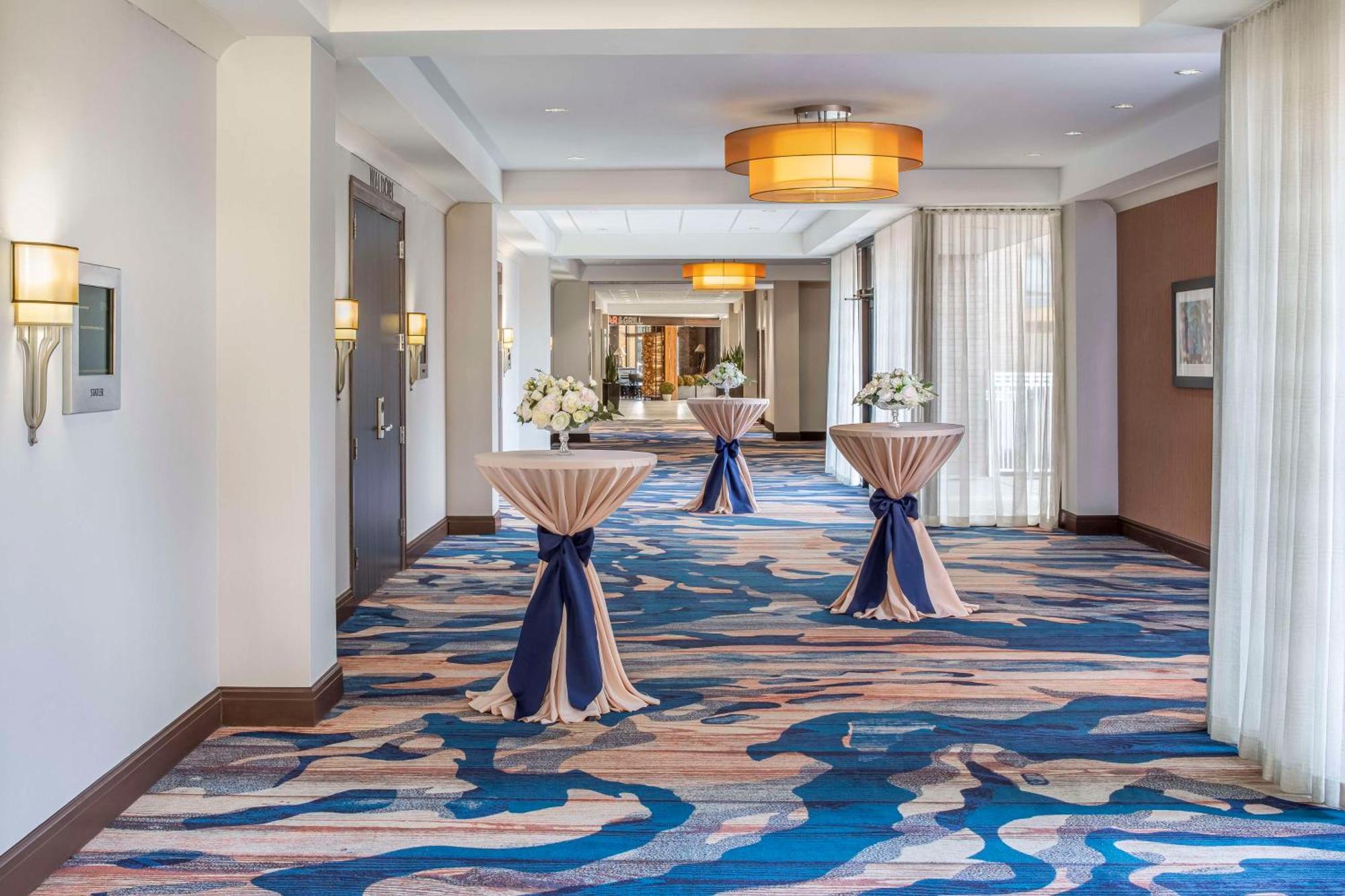 Hotel Hilton Arlington Esterno foto