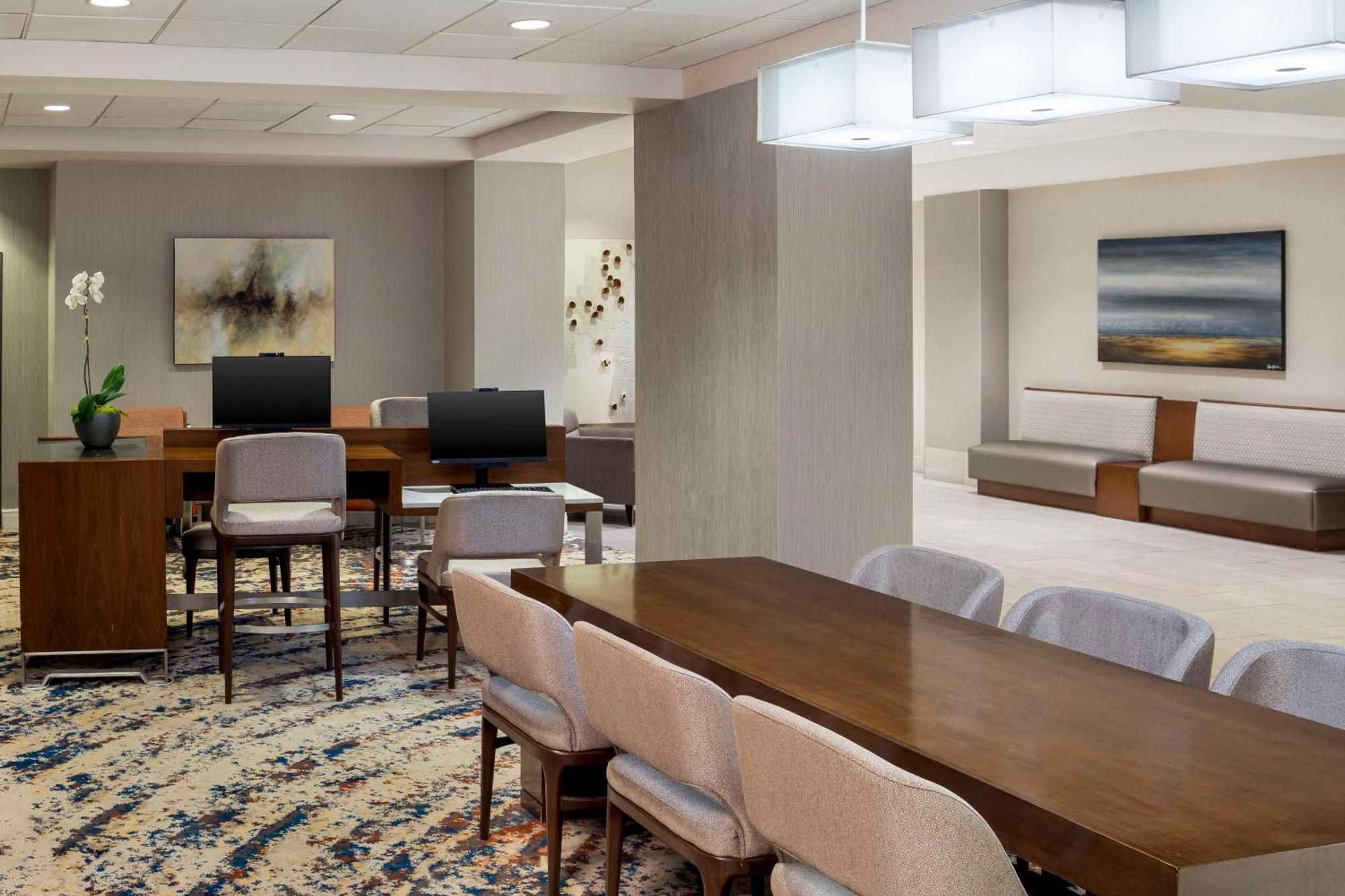 Hotel Hilton Arlington Esterno foto