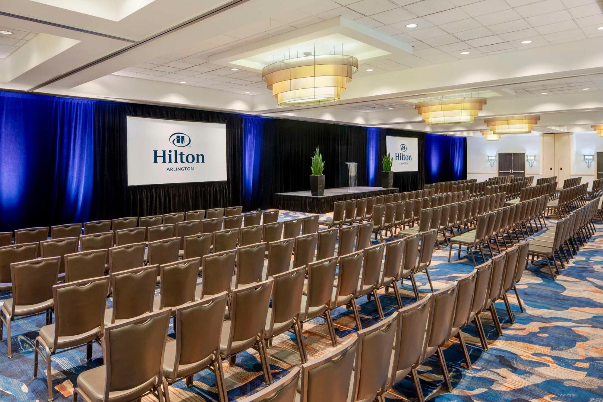 Hotel Hilton Arlington Esterno foto