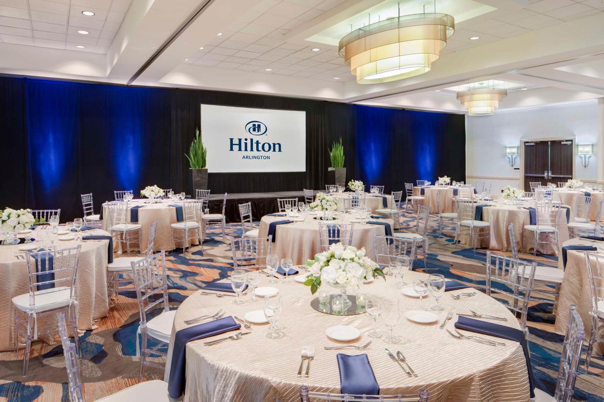 Hotel Hilton Arlington Esterno foto